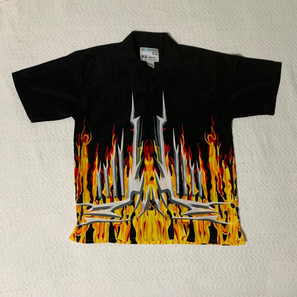 VTG Y2K Shirt Mens Large Skater Mall Goth Tribal Flames Fire All Over Print AOP‎